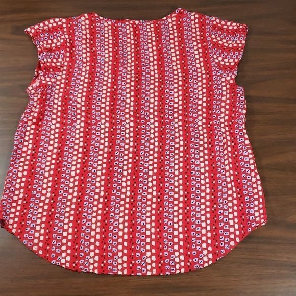 Ann Carson Sleeveless Patterned Blouse - Picture 5 of 5